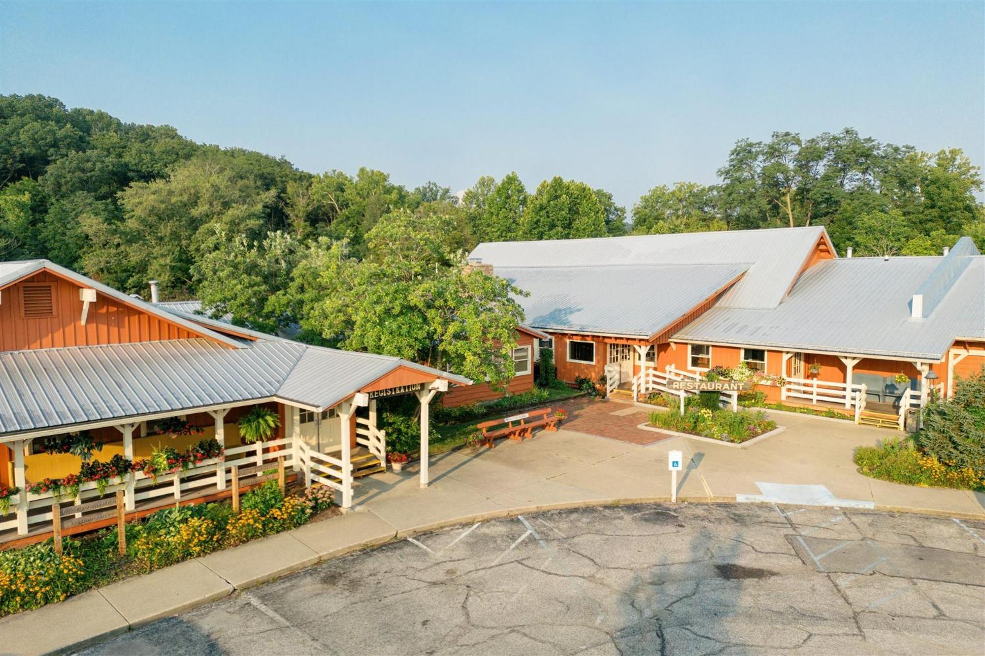 Brown County Inn Nashville Exterior photo