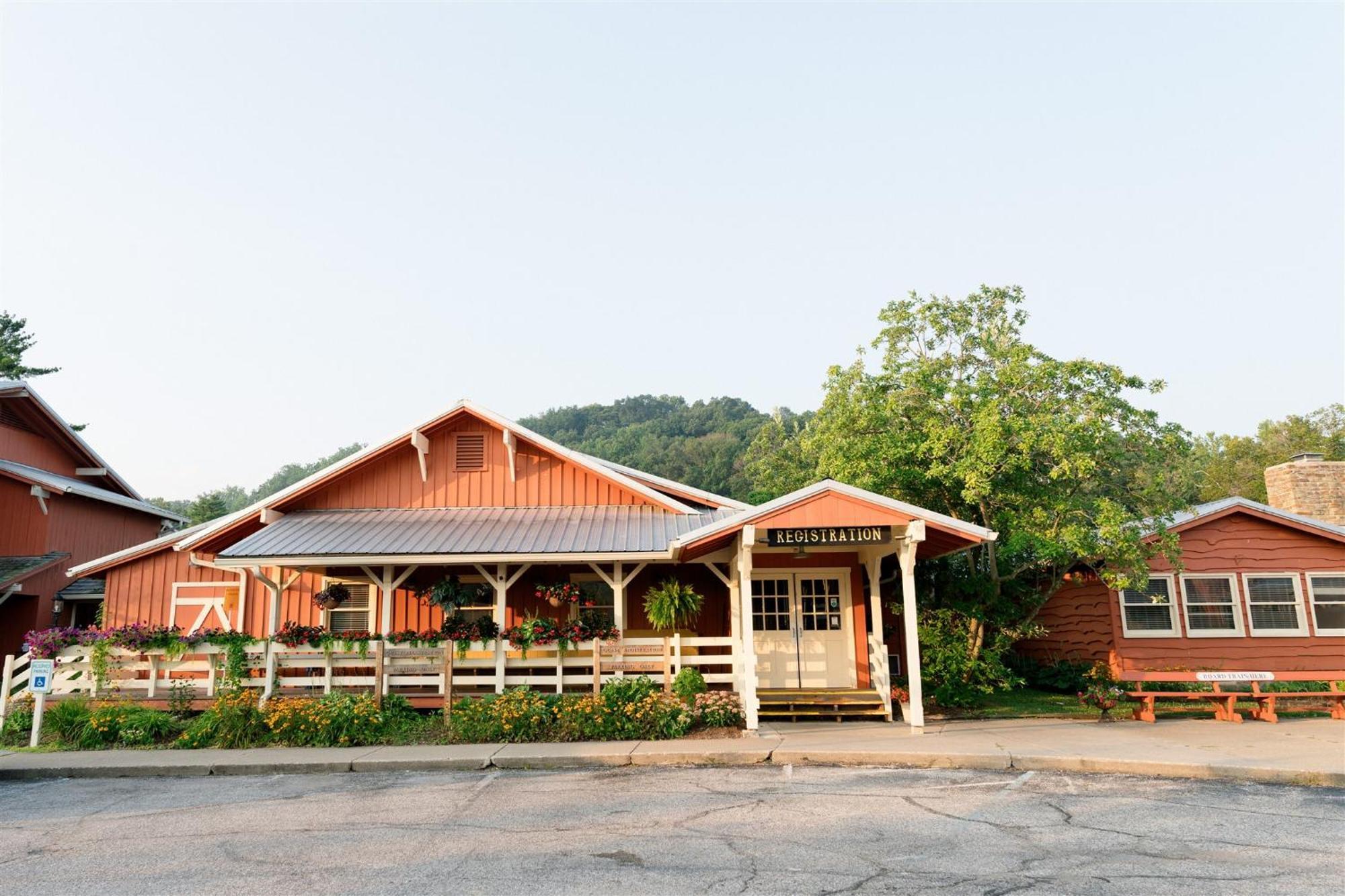 Brown County Inn Nashville Exterior photo